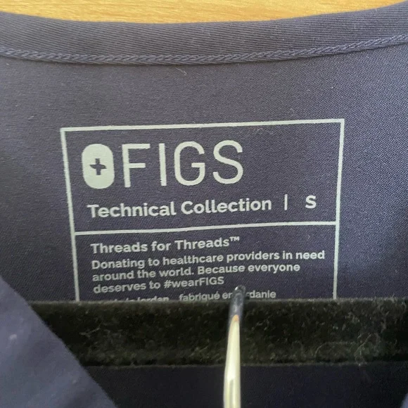 Navy Blue Figs Technical Collection The Jogger Set - Picture 4 of 7